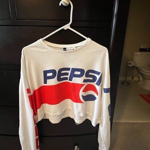 Forever 21. Pepsi crop T-shirt. Size L